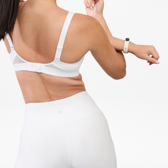 NWT, Athleta Women’s Invincible Lightweight Sports Bra in Bright White, Size 36D - Picture 3 of 12